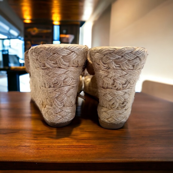 Michael Kors Vintage espadrille suede mules. Gently worn. Super vintage - Picture 10 of 17